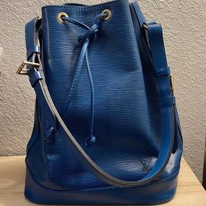 VINTAGE AUTHENTIC LOUIS VUITTON BLUE EPI NOE HANDBAG- GREAT CONDITION SUPER CUTE